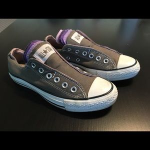 Multi-tongue Converse chucks low women’s size 7